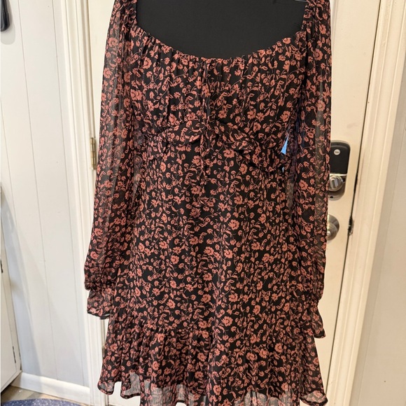 Trixxi Dresses & Skirts - Trixxi Black and Red Floral Midi Dress